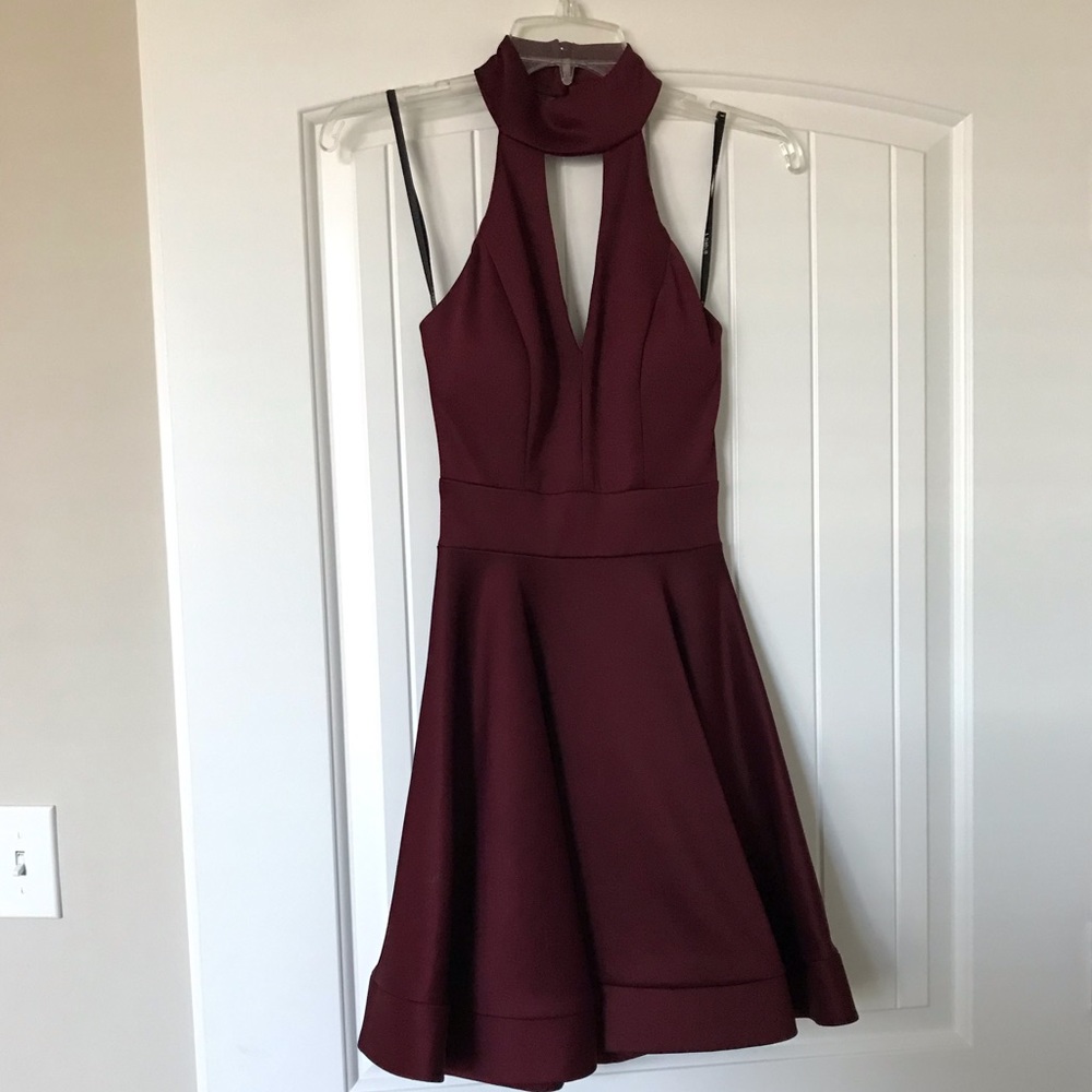 Dillard’s Maroon Keyhole Formal B. Darlin Dress